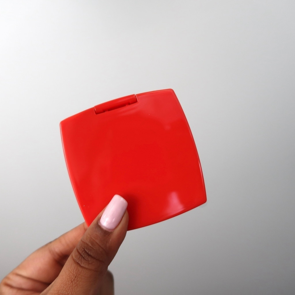 Chanel Double Mirror – Limited Edition Red with Velvet Pouch - Picture 5 of 7